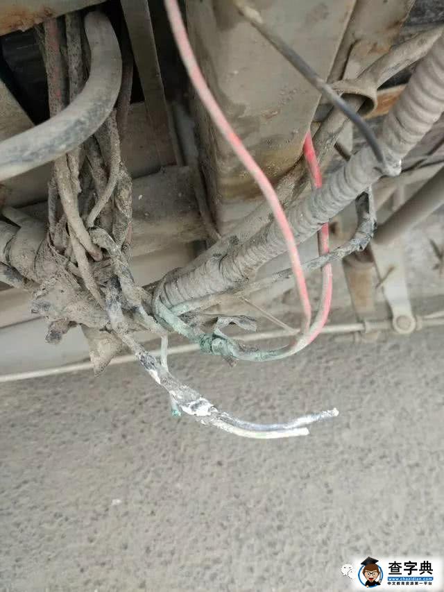修理部利用实际事例，简单易懂地教授了电动汽车线路维修问题，纯粹的干燥物6