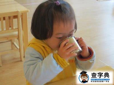 6岁女童喝牛奶发育停滞，3种“牛奶”被医生拉黑，家长还给娃喝3