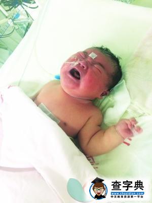 江苏27岁妈妈顺产12.5斤巨婴 拒绝剖腹产1