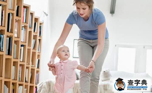 孩子学走路的时候，妈妈要注意这些要点，使孩子健康成长！4